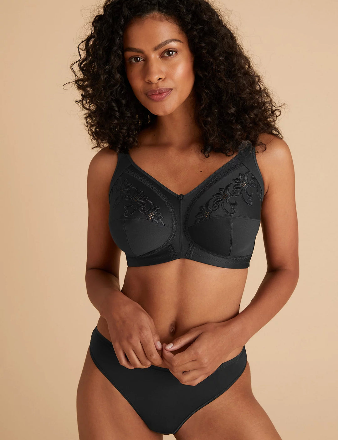 M&S Bra Total Support Non-Wired Full Cup T33/07434/8020 (Black)